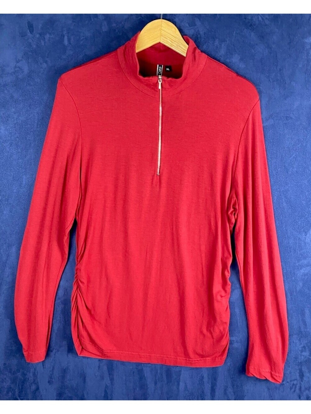 Sno Skins Red 1/4 Zip Long Sleeve Top Sz. XL Basic Athletic wear